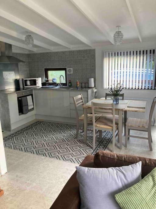 Cwtch Cymru Lodge 7F Caer Beris Holiday Lodge Park Builth Wells Buitenkant foto